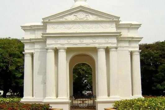 Park Monument (Aayi Mandapam)